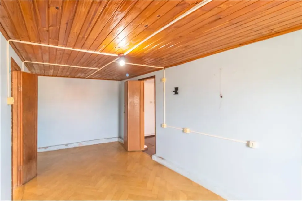 Casa com 5 quartos à venda, 150m2 em Partenon, Porto Alegre - RS - imagem 5 Foto 5 de Casa com 5 quartos à venda, 150m2 em Partenon, Porto Alegre - RS