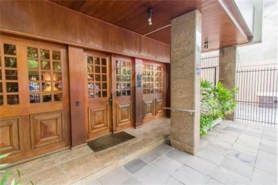 Apartamento com 3 quartos à venda, 234m2 em Farroupilha, Porto Alegre - RS - imagem 3 Foto 3 de Apartamento com 3 quartos à venda, 234m2 em Farroupilha, Porto Alegre - RS