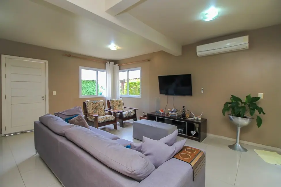 Casa com 3 quartos à venda, 163m2 em Protásio Alves, Porto Alegre - RS - imagem 8 Foto 8 de Casa com 3 quartos à venda, 163m2 em Protásio Alves, Porto Alegre - RS