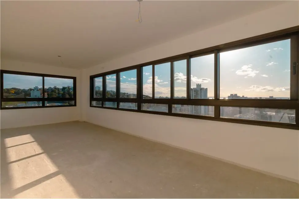 Apartamento com 3 quartos à venda, 110m2 em Menino Deus, Porto Alegre - RS - imagem 4 Foto 4 de Apartamento com 3 quartos à venda, 110m2 em Menino Deus, Porto Alegre - RS