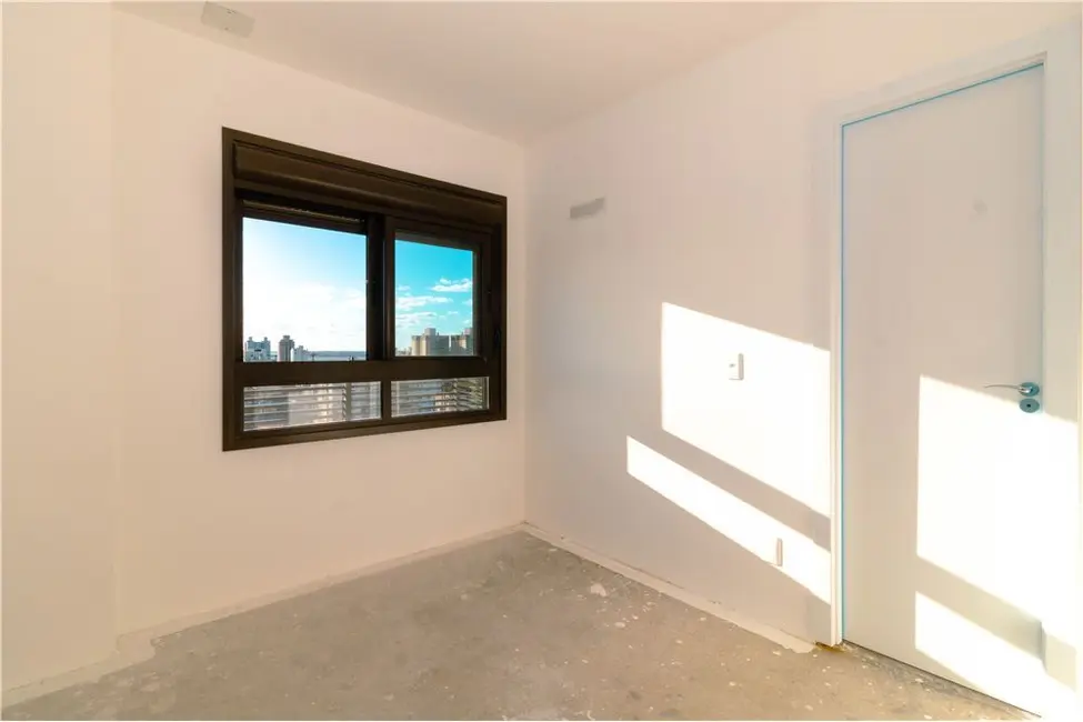 Apartamento com 3 quartos à venda, 110m2 em Menino Deus, Porto Alegre - RS - imagem 7 Foto 7 de Apartamento com 3 quartos à venda, 110m2 em Menino Deus, Porto Alegre - RS