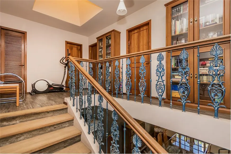Foto 9 de Casa com 6 quartos à venda, 391m2 em Jardim Itu, Porto Alegre - RS