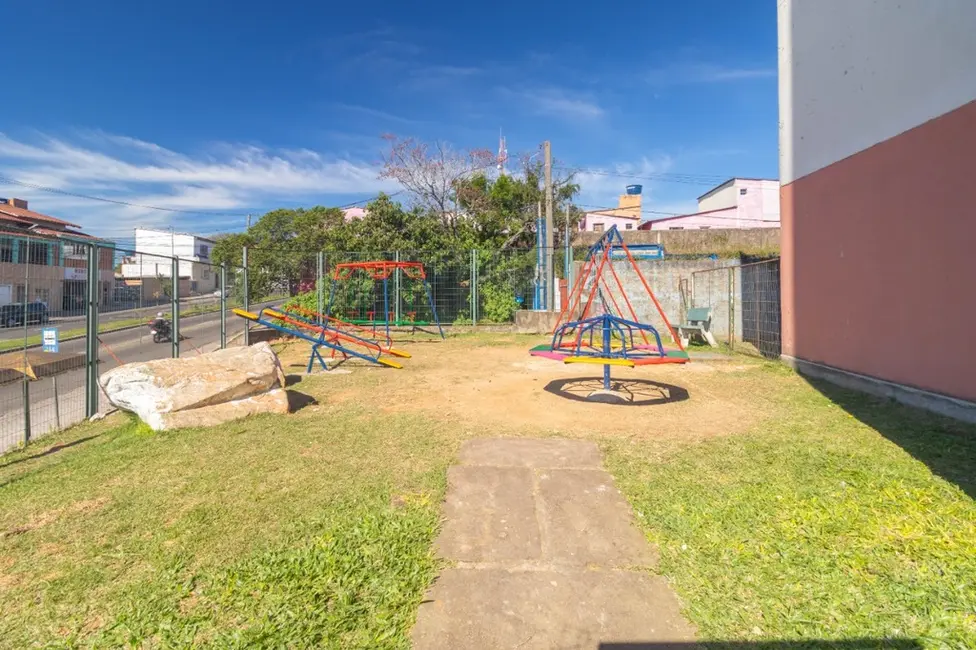 Foto 2 de Apartamento com 2 quartos à venda, 40m2 em Agronomia, Porto Alegre - RS