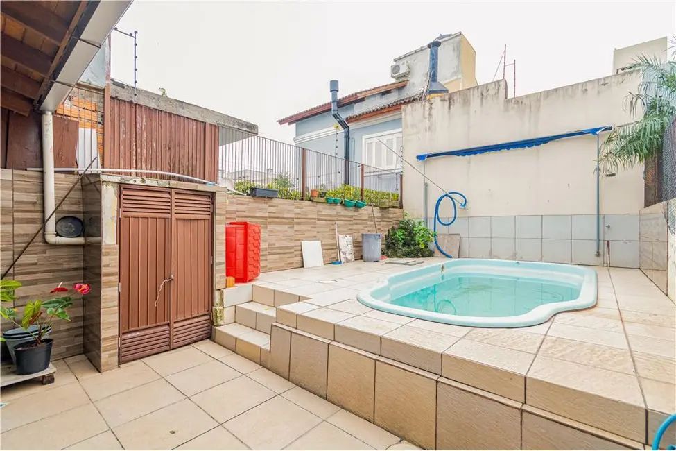 Foto 9 de Casa à venda, 156m2 em Guarujá, Porto Alegre - RS