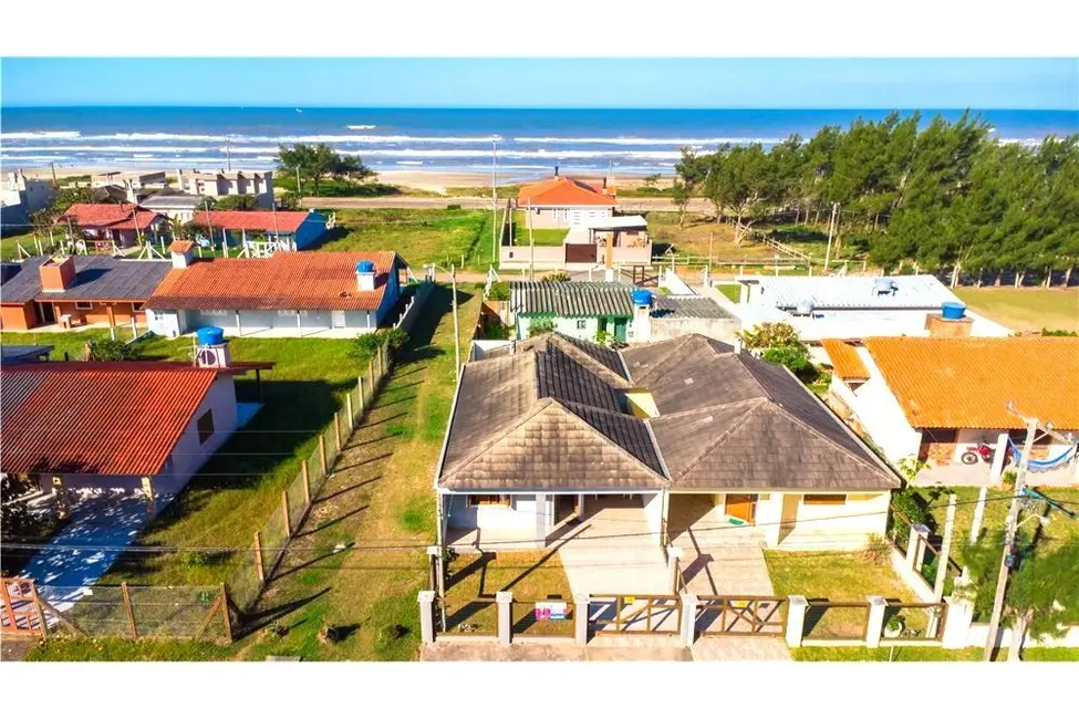 Foto 1 de Casa com 3 quartos à venda, 98m2 em Tramandai - RS