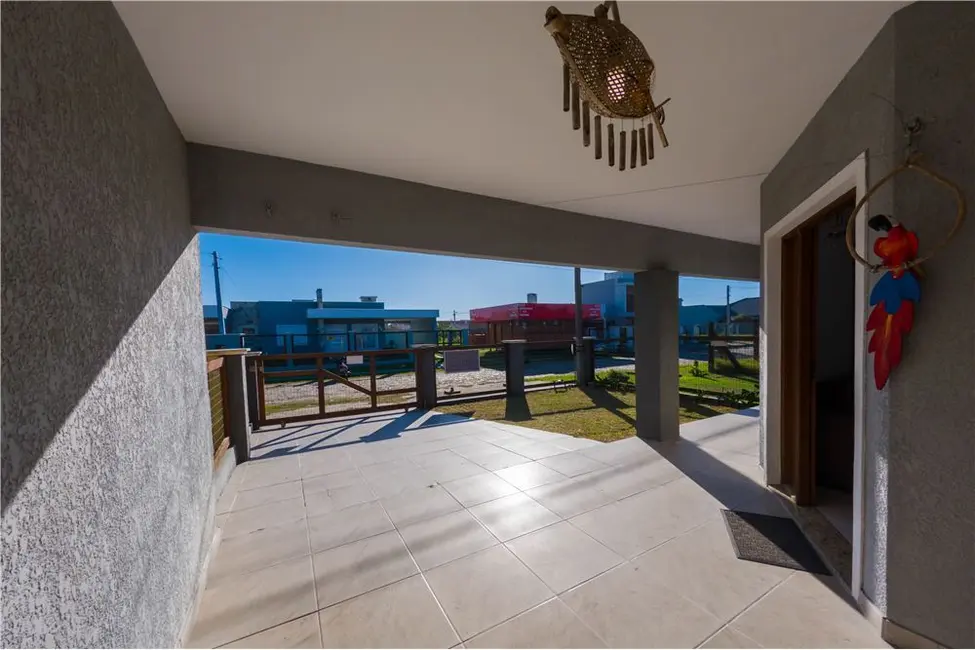 Casa com 3 quartos à venda, 98m2 em Tramandai - RS - imagem 8 Foto 8 de Casa com 3 quartos à venda, 98m2 em Tramandai - RS