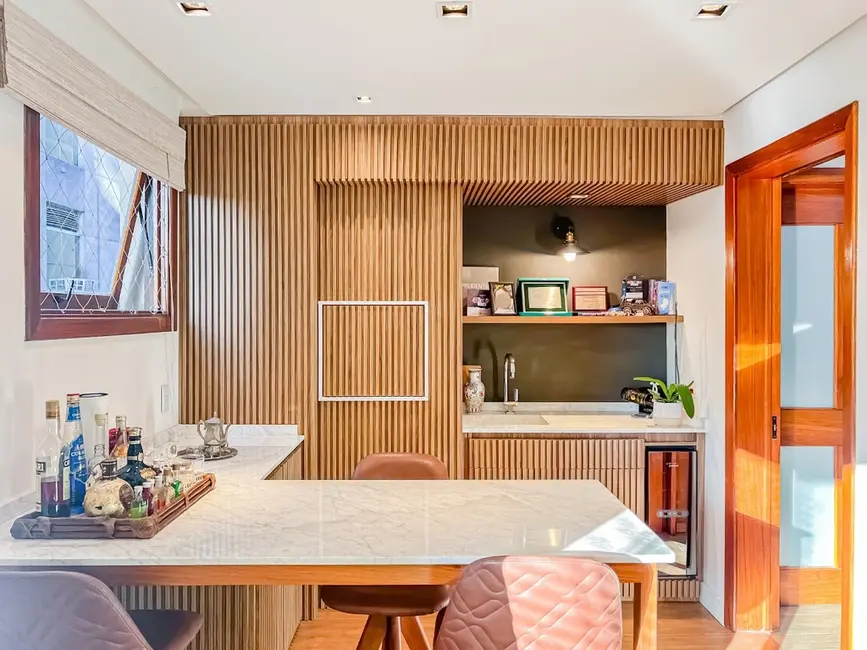 Apartamento com 2 quartos à venda, 94m2 em Moinhos de Vento, Porto Alegre - RS - imagem 6 Foto 6 de Apartamento com 2 quartos à venda, 94m2 em Moinhos de Vento, Porto Alegre - RS