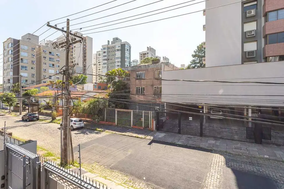 Apartamento com 2 quartos à venda, 85m2 em Passo da Areia, Porto Alegre - RS - imagem 9 Foto 9 de Apartamento com 2 quartos à venda, 85m2 em Passo da Areia, Porto Alegre - RS