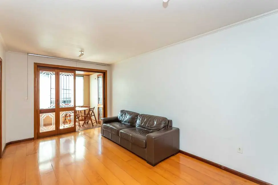 Apartamento com 2 quartos à venda, 85m2 em Passo da Areia, Porto Alegre - RS - imagem 6 Foto 6 de Apartamento com 2 quartos à venda, 85m2 em Passo da Areia, Porto Alegre - RS