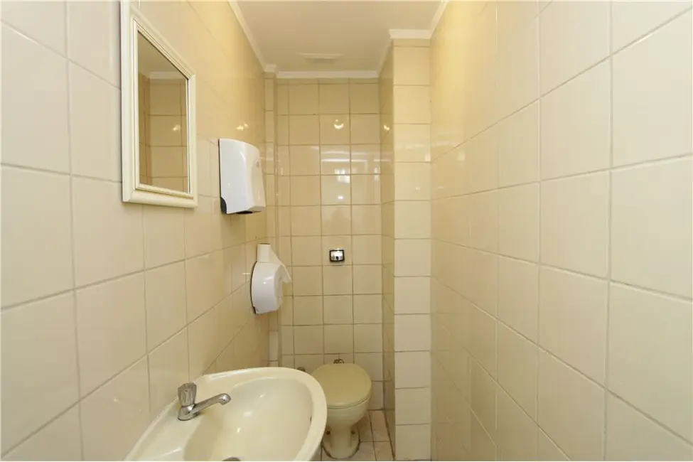 Sala Comercial à venda, 97m2 em Centro Histórico, Porto Alegre - RS - imagem 4 Foto 4 de Sala Comercial à venda, 97m2 em Centro Histórico, Porto Alegre - RS