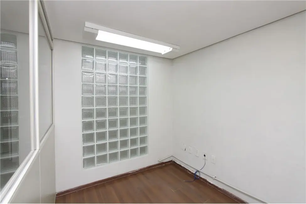 Sala Comercial à venda, 97m2 em Centro Histórico, Porto Alegre - RS - imagem 8 Foto 8 de Sala Comercial à venda, 97m2 em Centro Histórico, Porto Alegre - RS