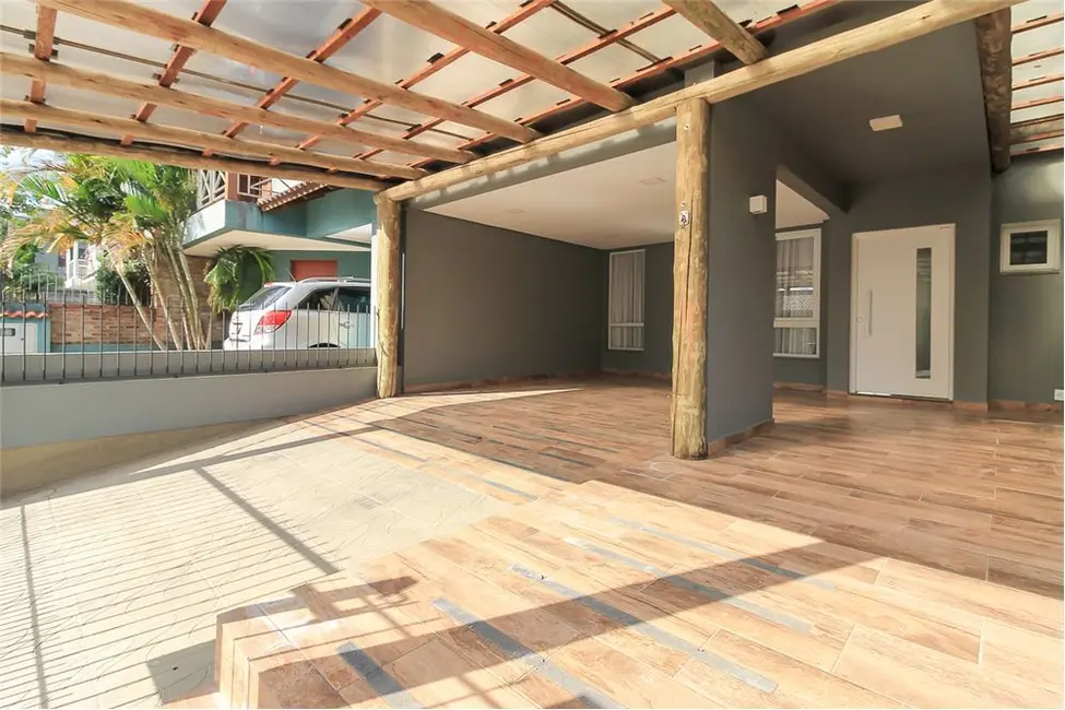 Casa com 3 quartos à venda, 150m2 em Hípica, Porto Alegre - RS - imagem 6 Foto 6 de Casa com 3 quartos à venda, 150m2 em Hípica, Porto Alegre - RS