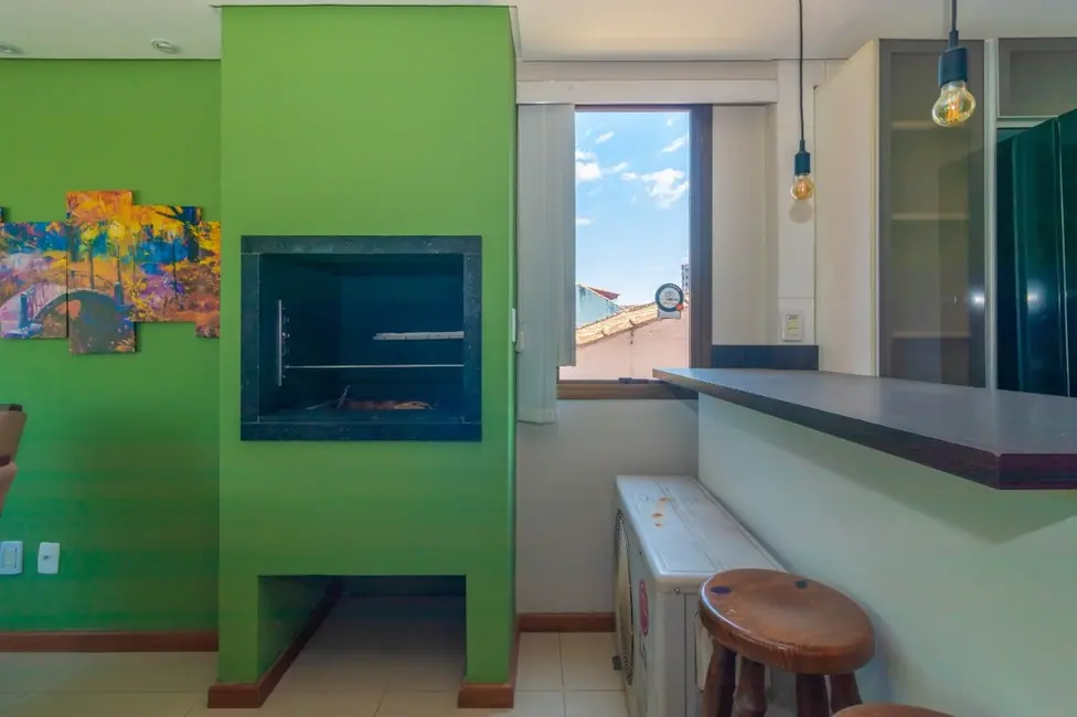 Foto 3 de Apartamento com 2 quartos à venda, 81m2 em Passo da Areia, Porto Alegre - RS