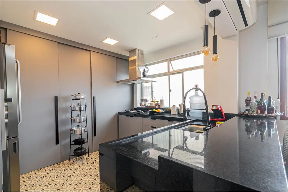 Foto 9 de Apartamento com 4 quartos à venda, 194m2 em Jardim Lindóia, Porto Alegre - RS