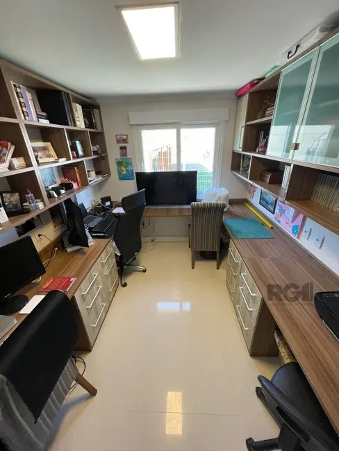 Casa com 3 quartos à venda, 450m2 em Nonoai, Porto Alegre - RS - imagem 8 Foto 8 de Casa com 3 quartos à venda, 450m2 em Nonoai, Porto Alegre - RS