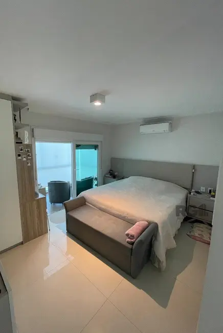 Casa com 3 quartos à venda, 450m2 em Nonoai, Porto Alegre - RS - imagem 4 Foto 4 de Casa com 3 quartos à venda, 450m2 em Nonoai, Porto Alegre - RS