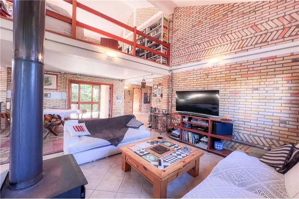 Casa com 3 quartos à venda, 199m2 em São Lucas, Viamao - RS - imagem 4 Foto 4 de Casa com 3 quartos à venda, 199m2 em São Lucas, Viamao - RS