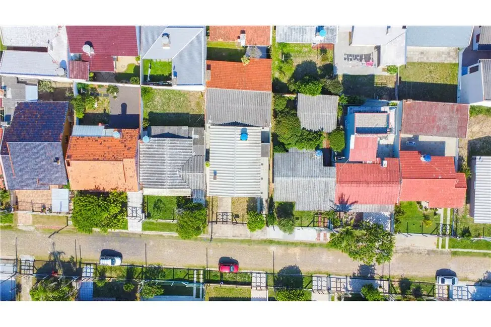 Casa com 3 quartos à venda, 105m2 em Tramandai - RS - imagem 2 Foto 2 de Casa com 3 quartos à venda, 105m2 em Tramandai - RS