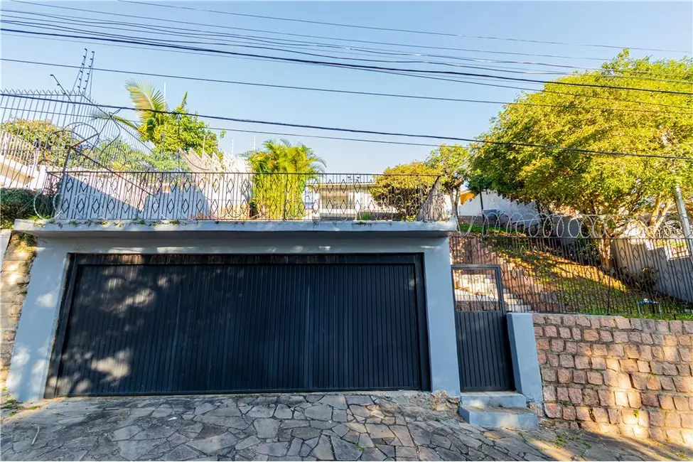 Casa com 4 quartos à venda, 154m2 em Santa Tereza, Porto Alegre - RS - imagem 3 Foto 3 de Casa com 4 quartos à venda, 154m2 em Santa Tereza, Porto Alegre - RS