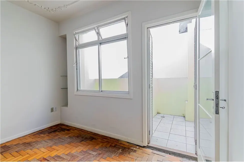 Apartamento com 3 quartos à venda, 100m2 em Independência, Porto Alegre - RS - imagem 3 Foto 3 de Apartamento com 3 quartos à venda, 100m2 em Independência, Porto Alegre - RS