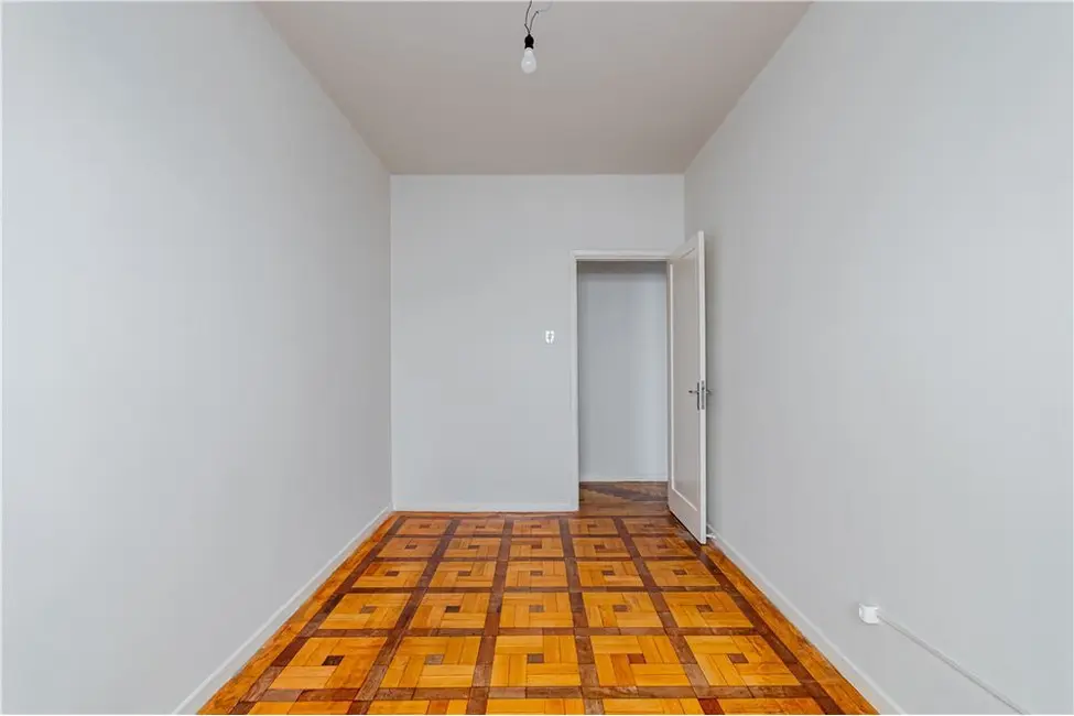 Apartamento com 3 quartos à venda, 100m2 em Independência, Porto Alegre - RS - imagem 9 Foto 9 de Apartamento com 3 quartos à venda, 100m2 em Independência, Porto Alegre - RS