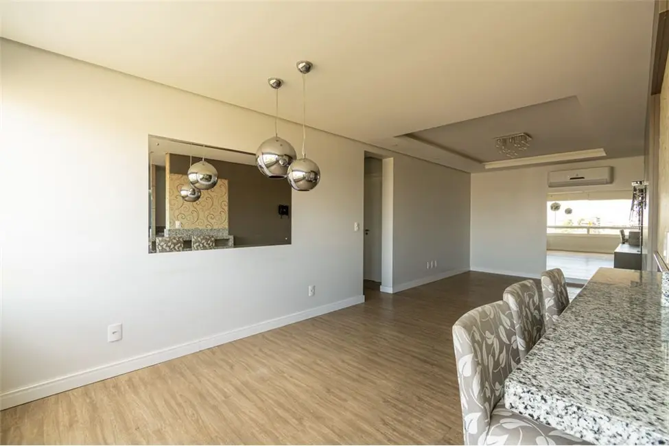 Foto 2 de Apartamento com 2 quartos à venda, 82m2 em Centro, Esteio - RS