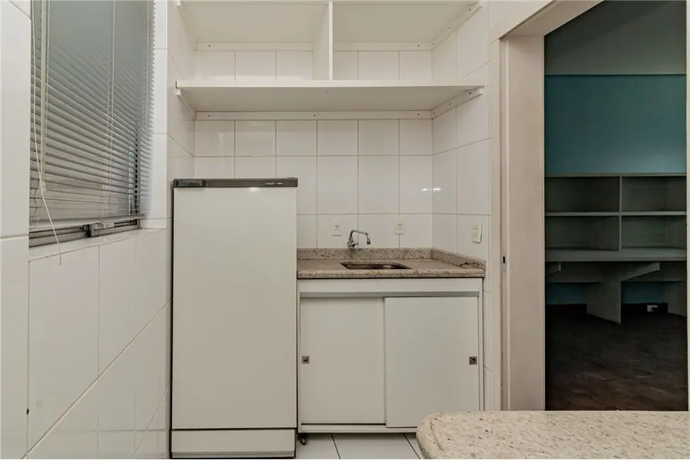 Foto 7 de Sala Comercial à venda, 39m2 em São João, Porto Alegre - RS