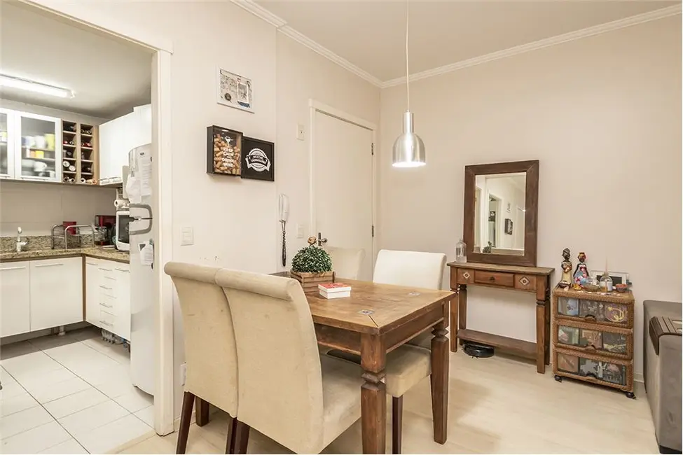 Apartamento com 3 quartos à venda, 66m2 em Santo Antônio, Porto Alegre - RS - imagem 9 Foto 9 de Apartamento com 3 quartos à venda, 66m2 em Santo Antônio, Porto Alegre - RS