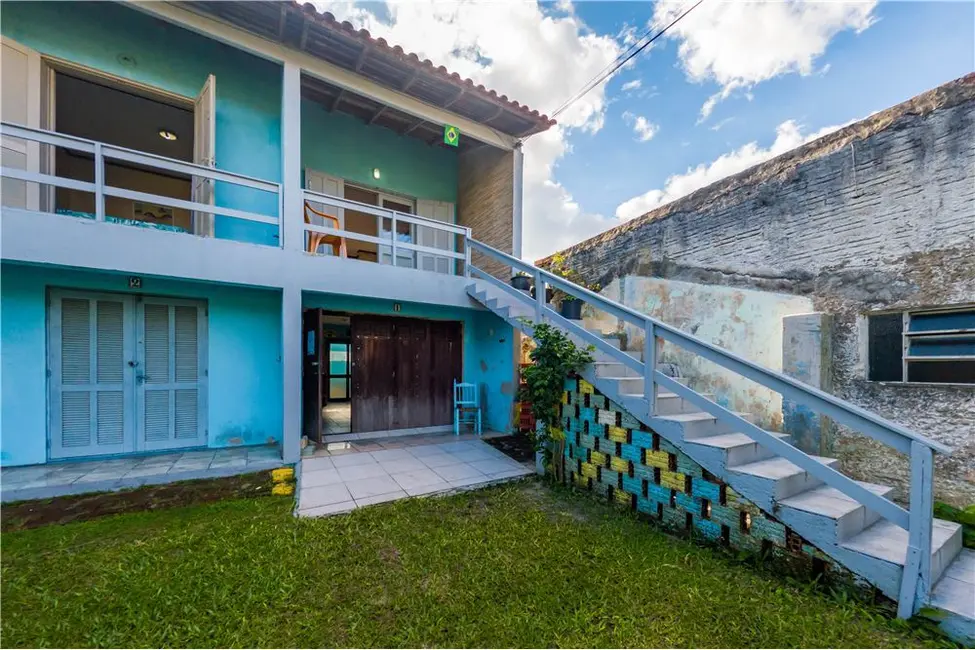 Casa com 8 quartos à venda, 200m2 em Tramandai - RS - imagem 3 Foto 3 de Casa com 8 quartos à venda, 200m2 em Tramandai - RS
