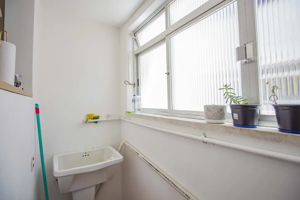 Apartamento com 2 quartos à venda, 55m2 em Menino Deus, Porto Alegre - RS - imagem 9 Foto 9 de Apartamento com 2 quartos à venda, 55m2 em Menino Deus, Porto Alegre - RS