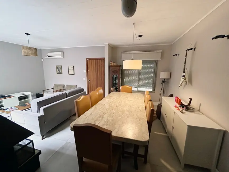 Casa com 4 quartos à venda, 174m2 em Vila Jardim, Porto Alegre - RS - imagem 6 Foto 6 de Casa com 4 quartos à venda, 174m2 em Vila Jardim, Porto Alegre - RS