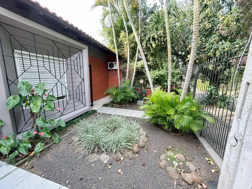 Casa com 4 quartos à venda, 174m2 em Vila Jardim, Porto Alegre - RS - imagem 4 Foto 4 de Casa com 4 quartos à venda, 174m2 em Vila Jardim, Porto Alegre - RS