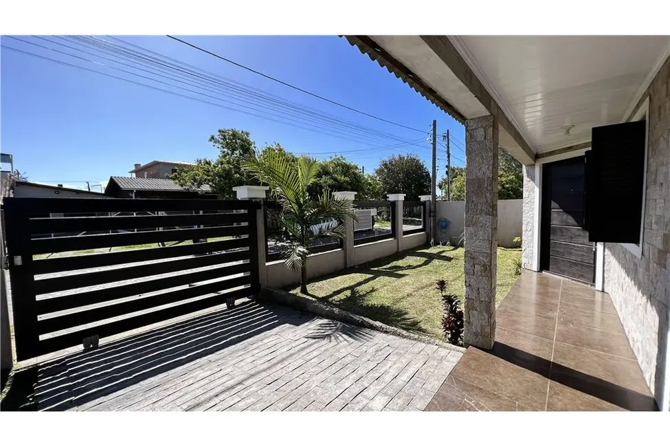 Casa com 2 quartos à venda, 150m2 em Tramandai - RS - imagem 2 Foto 2 de Casa com 2 quartos à venda, 150m2 em Tramandai - RS