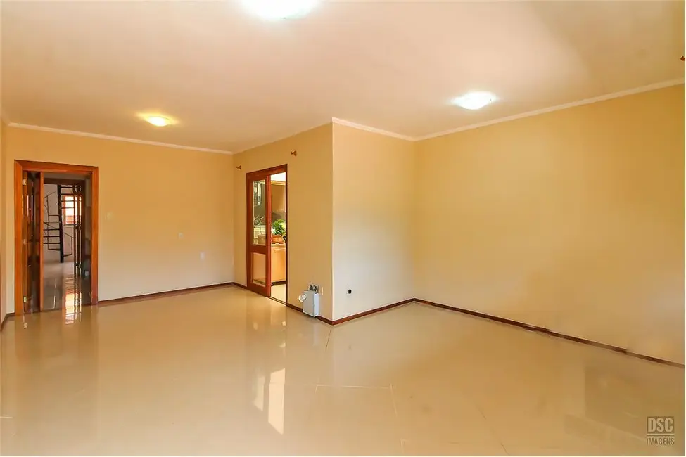 Foto 4 de Casa com 3 quartos à venda, 200m2 em Porto Alegre - RS
