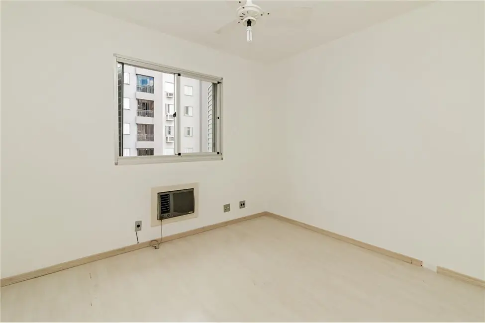 Foto 8 de Apartamento com 2 quartos à venda, 56m2 em Porto Alegre - RS