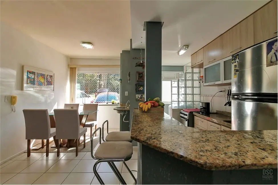 Foto 4 de Apartamento com 2 quartos à venda, 55m2 em Guarujá, Porto Alegre - RS