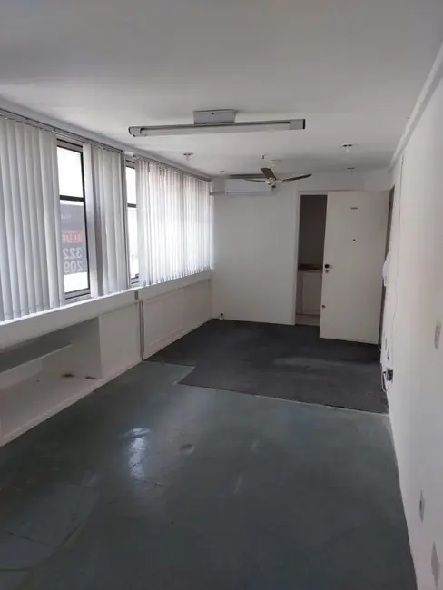 Foto 7 de Sala Comercial à venda, 30m2 em Rio Branco, Porto Alegre - RS