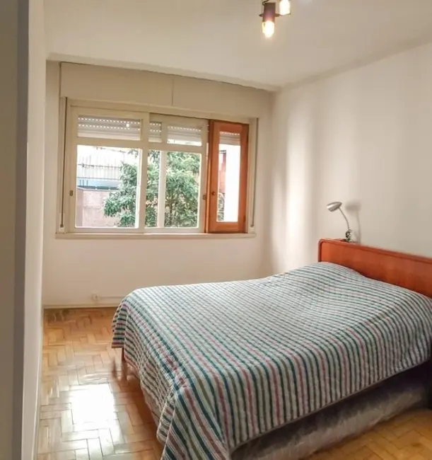 Apartamento com 3 quartos à venda, 126m2 em Centro Histórico, Porto Alegre - RS - imagem 5 Foto 5 de Apartamento com 3 quartos à venda, 126m2 em Centro Histórico, Porto Alegre - RS