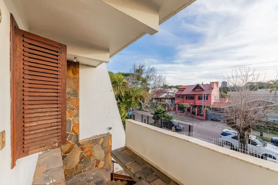 Foto 5 de Casa com 3 quartos à venda, 280m2 em Chácara das Pedras, Porto Alegre - RS