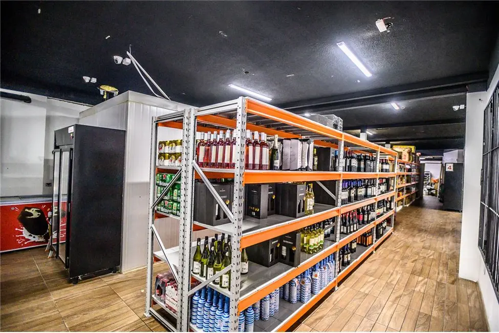 Casa com 3 quartos à venda, 400m2 em Moinhos de Vento, Porto Alegre - RS - imagem 6 Foto 6 de Casa com 3 quartos à venda, 400m2 em Moinhos de Vento, Porto Alegre - RS