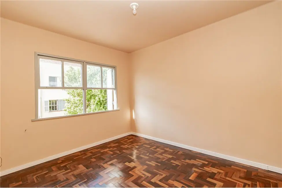 Apartamento com 2 quartos à venda, 50m2 em Passo da Areia, Porto Alegre - RS - imagem 3 Foto 3 de Apartamento com 2 quartos à venda, 50m2 em Passo da Areia, Porto Alegre - RS