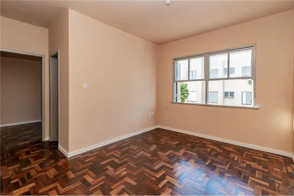Foto 1 de Apartamento com 2 quartos à venda, 50m2 em Passo da Areia, Porto Alegre - RS