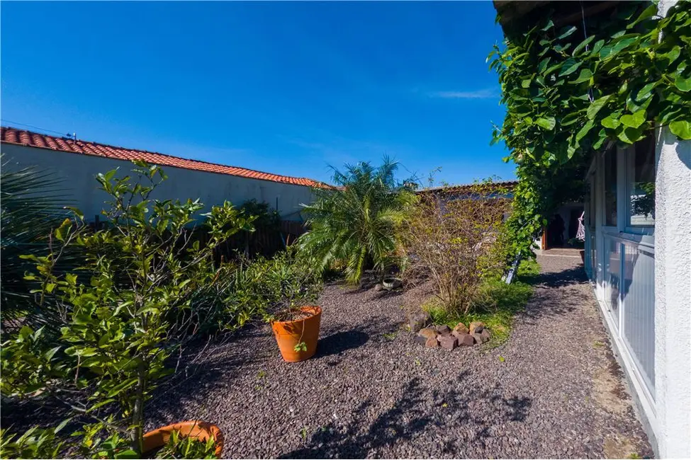 Casa com 3 quartos à venda, 122m2 em Centro, Tramandai - RS - imagem 5 Foto 5 de Casa com 3 quartos à venda, 122m2 em Centro, Tramandai - RS