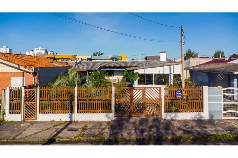 Foto 1 de Casa com 3 quartos à venda, 122m2 em Centro, Tramandai - RS