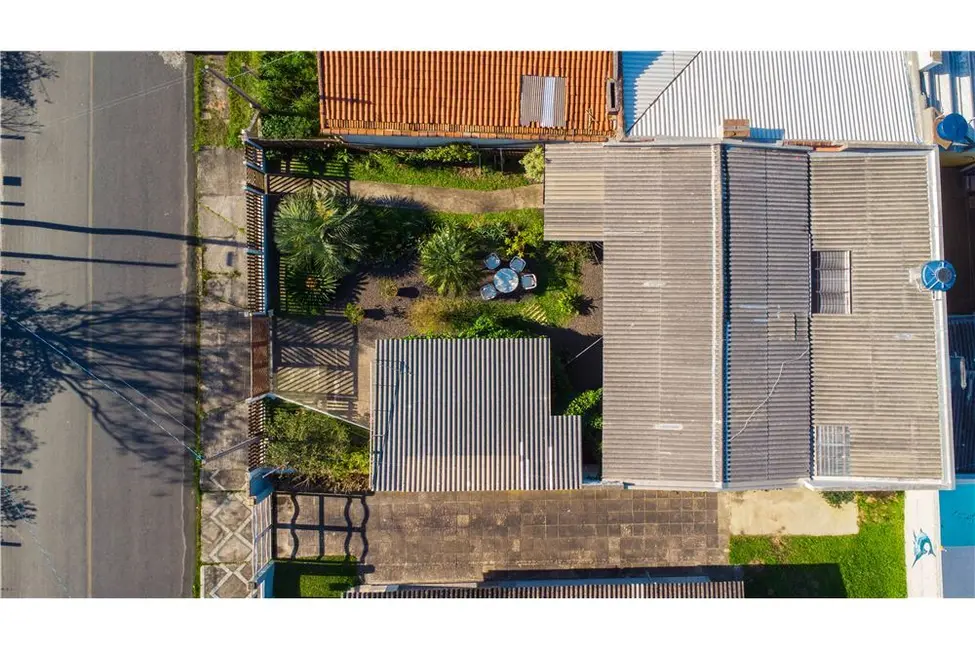 Casa com 3 quartos à venda, 122m2 em Centro, Tramandai - RS - imagem 3 Foto 3 de Casa com 3 quartos à venda, 122m2 em Centro, Tramandai - RS