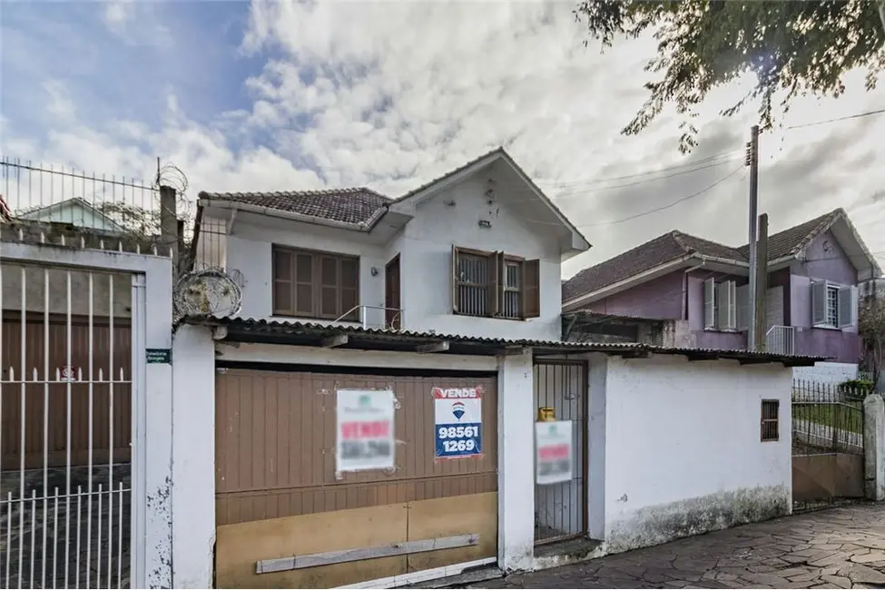 Foto 2 de Casa com 5 quartos à venda, 130m2 em Jardim do Salso, Porto Alegre - RS