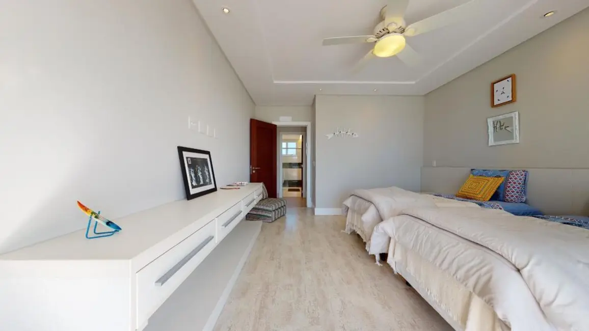 Casa com 4 quartos à venda, 460m2 em Xangri-lá - RS - imagem 1 Foto 1 de Casa com 4 quartos à venda, 460m2 em Xangri-lá - RS