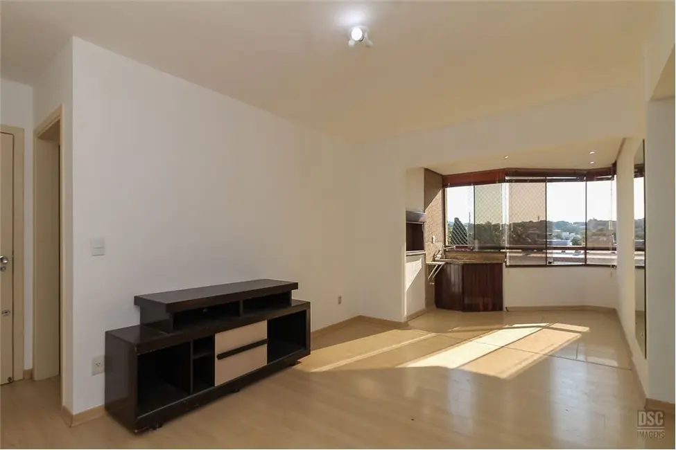 Foto 2 de Apartamento com 2 quartos à venda, 67m2 em Cavalhada, Porto Alegre - RS