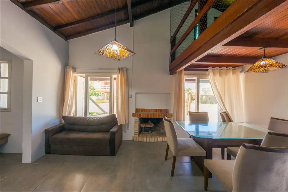 Foto 32 de Casa com 4 quartos à venda, 150m2 em Tramandai - RS