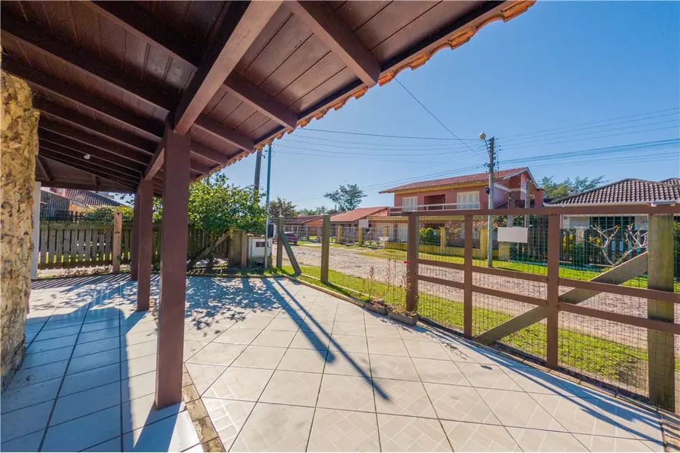 Foto 12 de Casa com 4 quartos à venda, 150m2 em Tramandai - RS